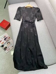 2024 Summer Black Floral Print Tie Bow midjeklänning Halva ärm V-ringningsbältet Midi Casual Dresses M4W171758