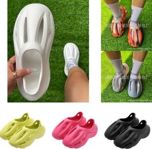 Hela män och kvinnor designer sandaler sommaren 2023 Nya modevattenskor8751483