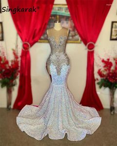 Abiti per feste Arrivo 2024 Long Prom Long Mermaid Scerma Cristalli di cristalli Abito di strass per abiti da sposa delle ragazze nere