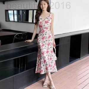 基本的なカジュアルドレスデザイナーShenzhen High-end Women's ClothingPD Homeは、夏のための穏やかでエレガントで断片化されたVネッククロスノースリーブドレスですJMMC