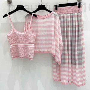 基本的なカジュアルドレスデザイナーハイバージョン小さな香りのピンクの格子縞のハーフスカート2024夏の新しい甘くて新鮮な休暇スタイルrfsy