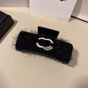 20style clássico de diamante preto inserir letra de designer clipe clipe de cabelos Marca de luxo elegante temperamento de tubarão jóias clipe de cabelo barretas