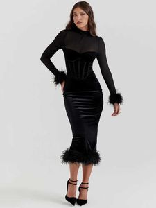 Runway Dresses Mozision Elegant Feather Sexy Midi Dress For Women Black Fashion Shr Long Slve Backless Bodycon Club Party Long Dress T240518