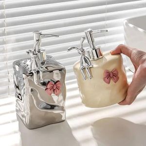 Flytande tvål dispenser schampo smink elektropläterad flaska 600 ml badrum båge silver remover hem lotion prydnad keramik delikat