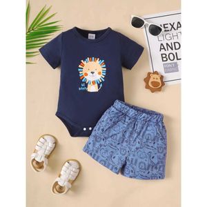 Kläder sätter 2CPS Summer Baby Mens Clothing Set Cartoon Lion kortärmad tät monteringskläder+Kort ärmade hemkläder 3-18 månader gammal J240518