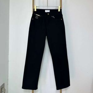 Jeans femminile xiaoxiangfeng pinyin lettera al largo di stivali da pantalone per tubi di fumo da cowboy bianco, vita alta, tubo dritto, slim e alla moda