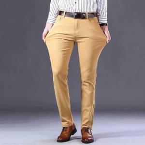 Męskie spodnie 2023 nowe męskie dżinsy Khaki Classic Style Business Fashion Solid Kolor Stretch proste dżinsowe spodnie Męskie spodnie marki Y240514
