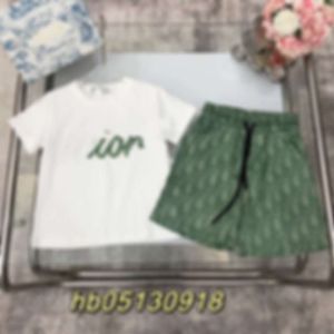 女性用Tシャツ春/夏の男の子のセットピュアコットンラウンドネックTシャツとシルキーコットンショーツファブリックソフト、カジュアル