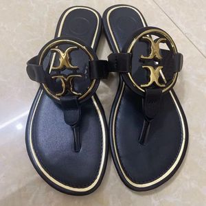 Kvinnor tofflor tro pu patent läder klipp tå sandaler sommar t bundna damer skor strand casual kvinna flip flops kvinnliga skor med låda