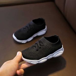 Athletic Outdoor New Childrens Sport Shoes Fashion Soft Bottom Lightweight Kids Casual Running Sneakers Mesh Breathable Boys Girls Slip-on Shoe Y240518