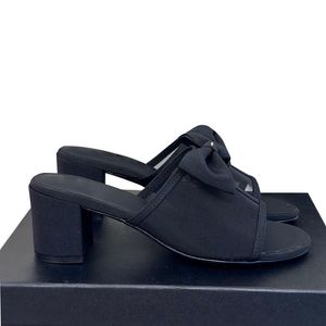 Sandali femminili chunly tacchi bassi pantofole designer a maglia ricamata in pizzo ricamato 24ss estate scarpa da spiaggia per estate