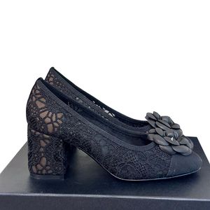 24SS Womens Pumps Dress Shoes Slip On Sandals Chunky Heels Loafers Camellia Flower Mesh Lace Embroidery Ballet Shoe Ladies Outdoor Leisure Shoe Girls Casual Shoe