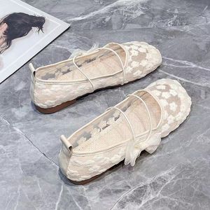 Mesh Sapatos de feijão respirável para mulheres no verão de 2024, New One Foot Mary Jane Shoes, Sone de solteiro e solteiro versátil e plana