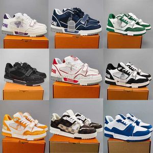 Running Shoes Running Shoes Embossed Shoes Designer shoes Trainer Sneaker triple Outdoor white black sky blue green denim pink red luxurys casual sneakers ly low pla