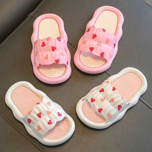 Slipperflickor Slipper Summer Childrens Slippers Icke-halk Soft Bottom inomhus Hem Barn Medium och stora barn pojkar baby flickor y240518