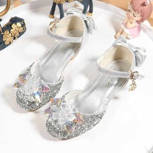 Sandalet kızlar prenses ayakkabıları performans kristal ayakkabıları yaz çocukları yüksek topuklu model yürüyüş şovu performans deri h240518