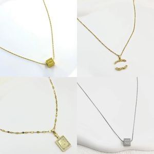 Damen Kristallbrief Anhänger Designer Halsketten Anhänger 18K Gold Titany
