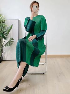 Sukienki imprezowe Delocah Wysokiej jakości letnia kobietę projektantka mody plisowana sukienka na pół rękawie zielony pasiastki kolorowy elastyczność
