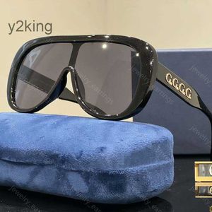 Designer Mask Solglasögon Brev Eginewear For Women Mens Beach Goggle Senior UV400 Eyeglasses G Frame Vintage Metal Jumbo Sun Glasses With Box RQ6s