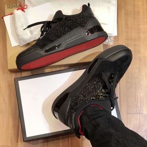 Com Box 2024 Red Bottoms Sapatos 2024 gz Sapatos casuais masculino Plaguadeiras de plataforma rebites baixos designers estilistas sapatos masculinos tênis de tênis Rixj