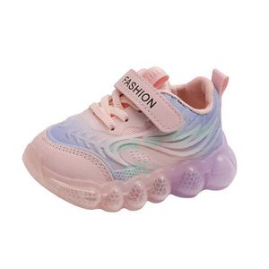 Athletic Outdoor Autumn Girls Light-up Shoes Childrens LED Shiny Lights Sneakers Kids Breathable Casual Shoes Little Kids Glowing Light Sneakers Y240518