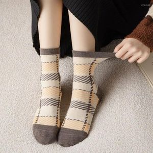 Mulheres meias de estilo coreano inverno retro harajuku algodão trompa médio espessado garotas casuais quentes