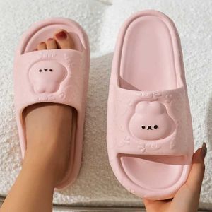 Slipper sommarpar non-halp mjuk sula söt kanin design glider lithe mysiga sandaler män kvinnor avslappnade tofflor damer hem flip flops y240518