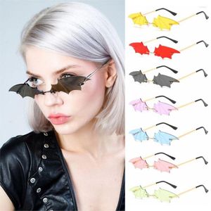 Sonnenbrille Cosplay Brillen Sonnenbrillen Metall Rahmen randlose schlanke Frauen Fledermaus -Fledermaus -Form 276r