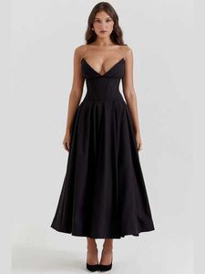 Runway Dresses Mozision Elegant Spaghetti Strap Backless Maxi Dress for Women Fashion Black Off-Shoulder Slveless A-Line Club Party Dress T240518