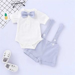 Kläderuppsättningar 2st Nyfödda herruppsättningar officiella set Gentlemens Jumpsuit+Pendant Shorts Förskolan Mens Summer Set 0-24 månader J240518