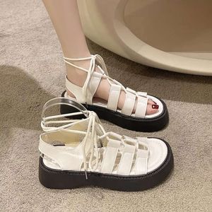 Frauen Römische Sandalen Sommermodeplattform Ins Koreanische japanische Outdoor -Slipper Elegantes College Shoessandals C121 Schuhe