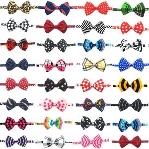 Hundkläder 50/100st Partiage Bow Ties Pet Grooming Supplies Justerbar valpkatt slips husdjur tillbehör för hundar blandar färger