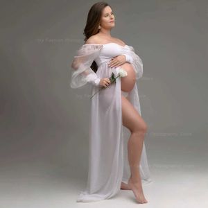 Sukienki macierzyńskie w ciąży kobieta Fotografia Seksów Seksowne przezroczyste białe szyfonowe sukienkę na ramię odpowiednich do robienia zdjęć kobiet w ciąży H240518