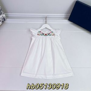 فساتين الأطفال الربيع/الخط الصيفي للبنات الأزهار البيضاء على صدرها على صدر الأكمام الطيران الصغيرة الأميرة مزاج قصير فستان