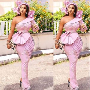 2021 Aso Ebi Pink Mother of the Bride Dresses One Shoulder Full Lace Applicants Pärlor Långärmad sjöjungfruk Evening Wedding Guest Gow 332Z