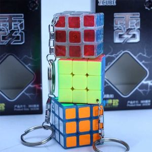 Magic Cubes Mini Cube 3x3x3 KeyChain Magic Cubes Puzzle Mofangge för nybörjare Professional Cubo Magico Toys for Children Kid Y240518