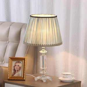 Masa lambaları Modern Moda Yaratıcı K9 Kristal Lamba Kapalı Romantik Kumaş E27 Bedsidefoyerstudio için LED YS009
