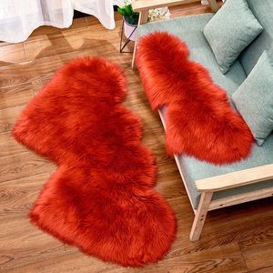Tapetes de lã em forma de coração em forma de coração, como um tapete espessado para a mesa de pelúcia de pelúcia sofá de piso decorativo h240517