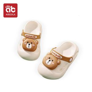 Aibedila baby sommar tofflor stängd tå non slip eva sandaler inomhus utomhus barn strand glider casual skor 240511