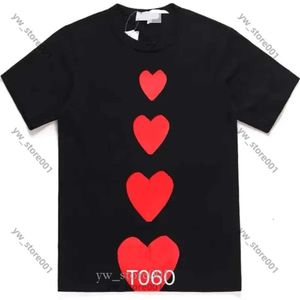 Casal masculino e feminino de manga longa Comms des Garcons Designer de camisetas bordadas Vermelho coração amor preto e branco listras soltas manga curta plus size 5b02