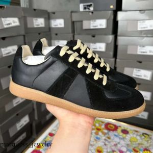 Vegan OG Replica Women Replicate Sneaker Casual Shoes Suede Womans Mens Black White Sneakers Designer Run Foam Runner Trainer Basketball Outdoor Sports Shoe 368