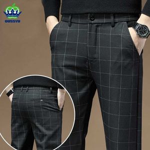 Męskie spodnie męskie sukienki Modna krańca Stripe Business Slim Fit Office Classic Retro Suit Korean Brytyjski styl weselne Y240514