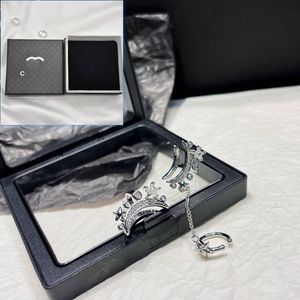 Butik 925 Srebrne kolczyki projektant marki Nowe modne modne kolczyki Wysokiej jakości Diamond Charm Girl Wszechstronny pudełko na kolczykach Butikowe prezenty