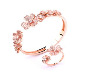 Mode Zircon Clover Armband Small FRH Open Armband Ring Set Women039S Light Luxury Hand Ornament7591059