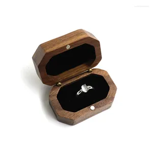 Smycken påsar 1 st personaliserad trälåda bröllop valnötengagemang ringhållare förpackning örhänge förvaring damer gåva pärla fodral