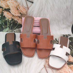 Med lådesdesigner Slides Sandal Slippers Beach Classic Flat Sandal Luxury Summer Lady Leather Flip Flops Men Women