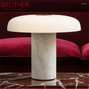 Lâmpadas de mesa Brother Nordic Lâmpada simples Moderna de mármore criativo LED Mesa leve cogumelo Decorativo quarto de estar quarto