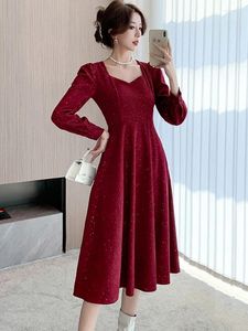 Casual Dresses Autumn Winter Red Corduroy tjock varm lång klänning Kvinnor Fashion Chic paljetter Luxury Vestidos 2024 Koreansk elegant kväll