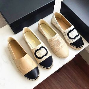 2024 Yeni Sıradan Ayakkabı Balıkçı Ayakkabı Klasik Kadın Sandal Tasarımcıları Elbise Ayakkabı Tuval Yumuşak Deri Düz Topuk Dans Ayakkabı Morer Yürüyüş Ayakkabıları Terlik Lady