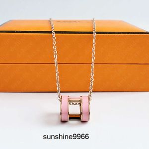 Designer Classic Luxury Pendant Necklaces Women 316L Rose gold Letter Necklace Luxury Design Jewelry Colorfast Hypoallergenic